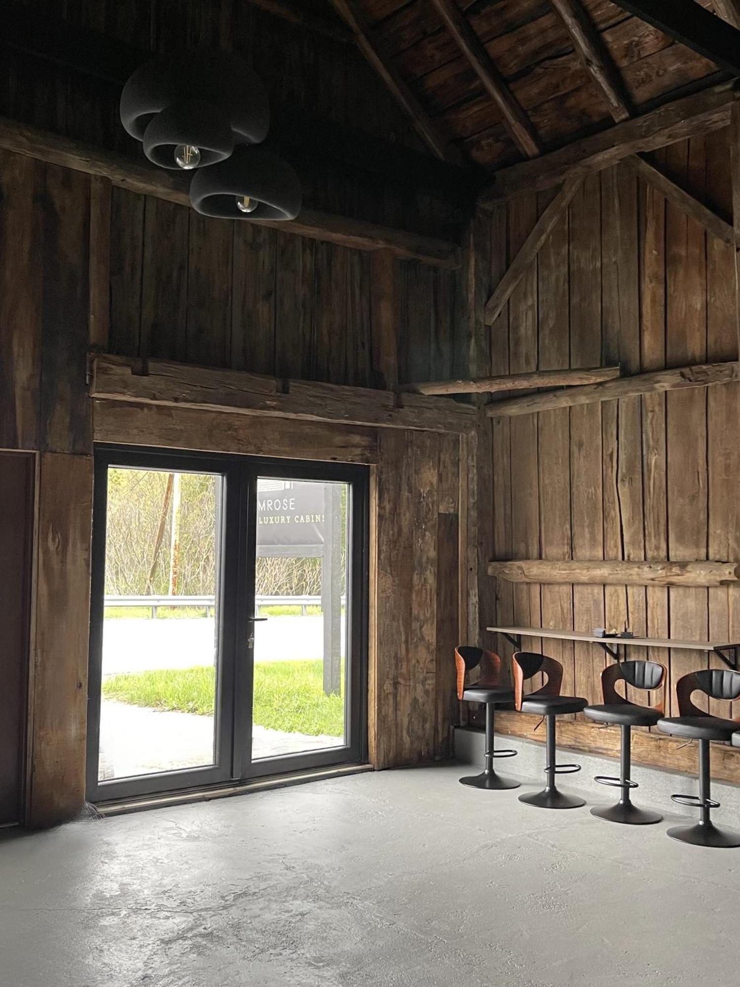 Emrose Luxury Cabins Brandon Εξωτερικό φωτογραφία